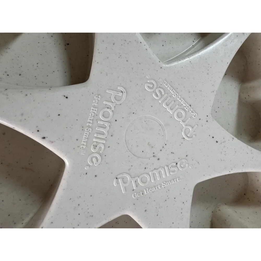 Vintage Heart-shaped‎ microwave muffin pan Promo item by Promise margarine g